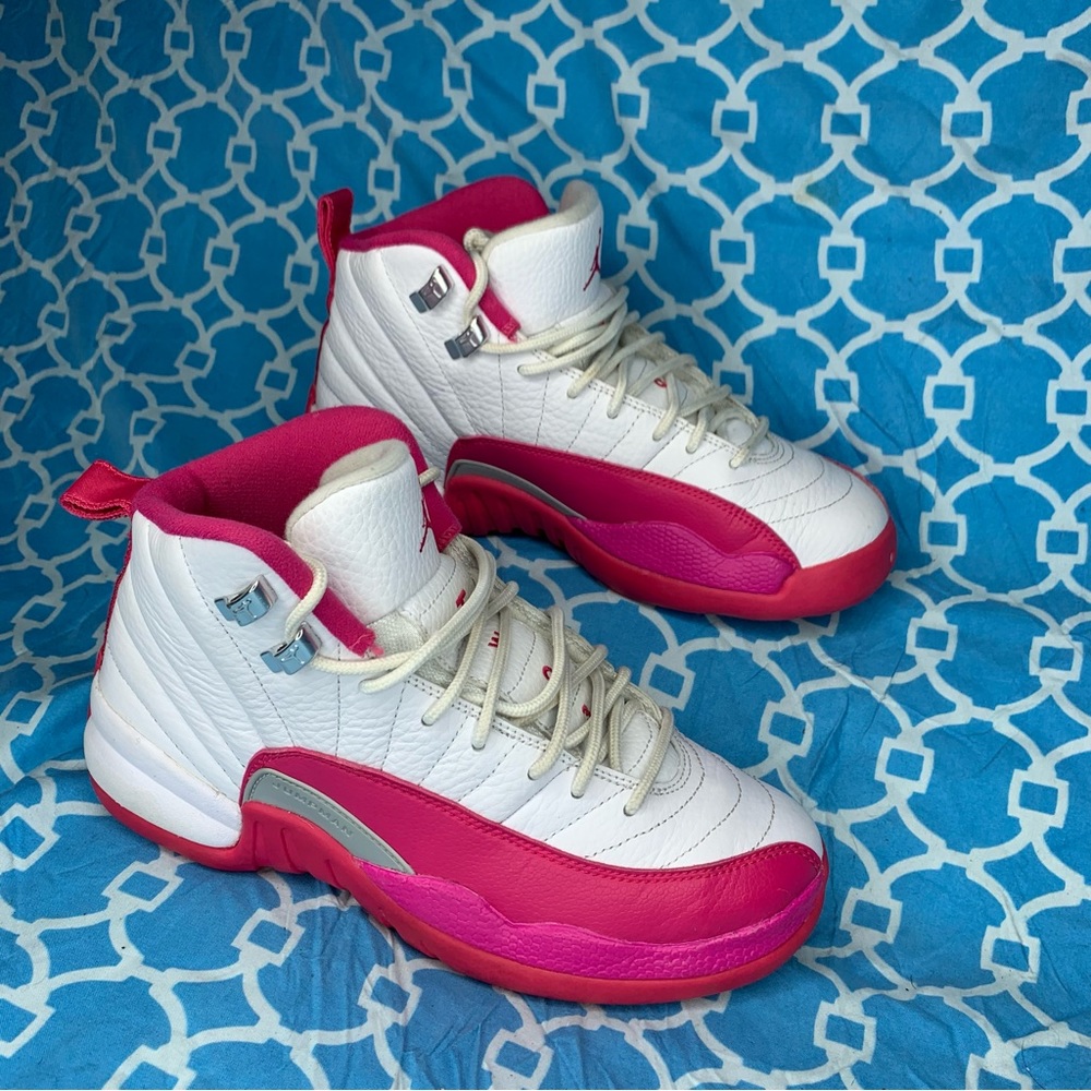 Nike Women’s size 7 Air Jordan 12 vivid pink retro og GG ladies sneakers wmns - Picture 1 of 11